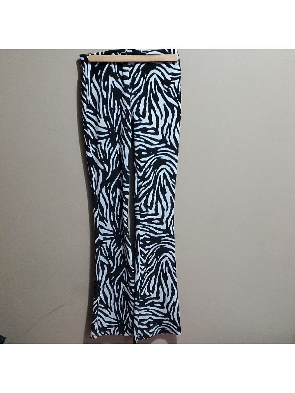Black and White Zebra Print Pants Size Small